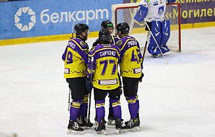 Дважды обыграли "Нефтехимик"